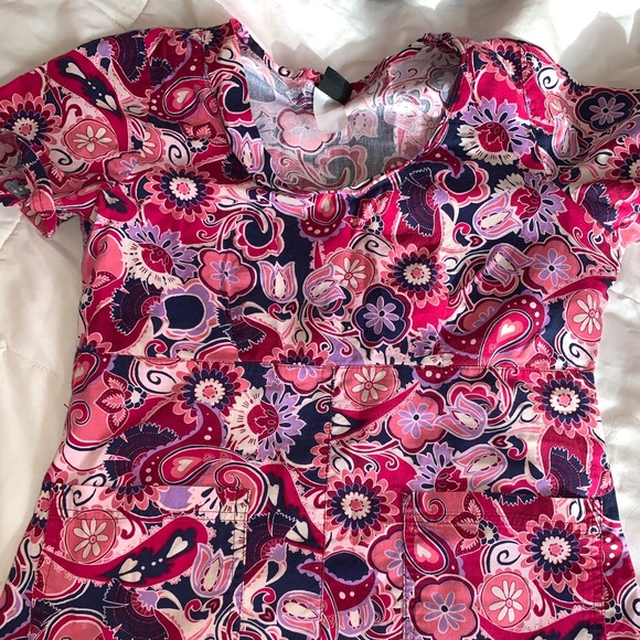 Barco scrub top - Picture 3 of 3